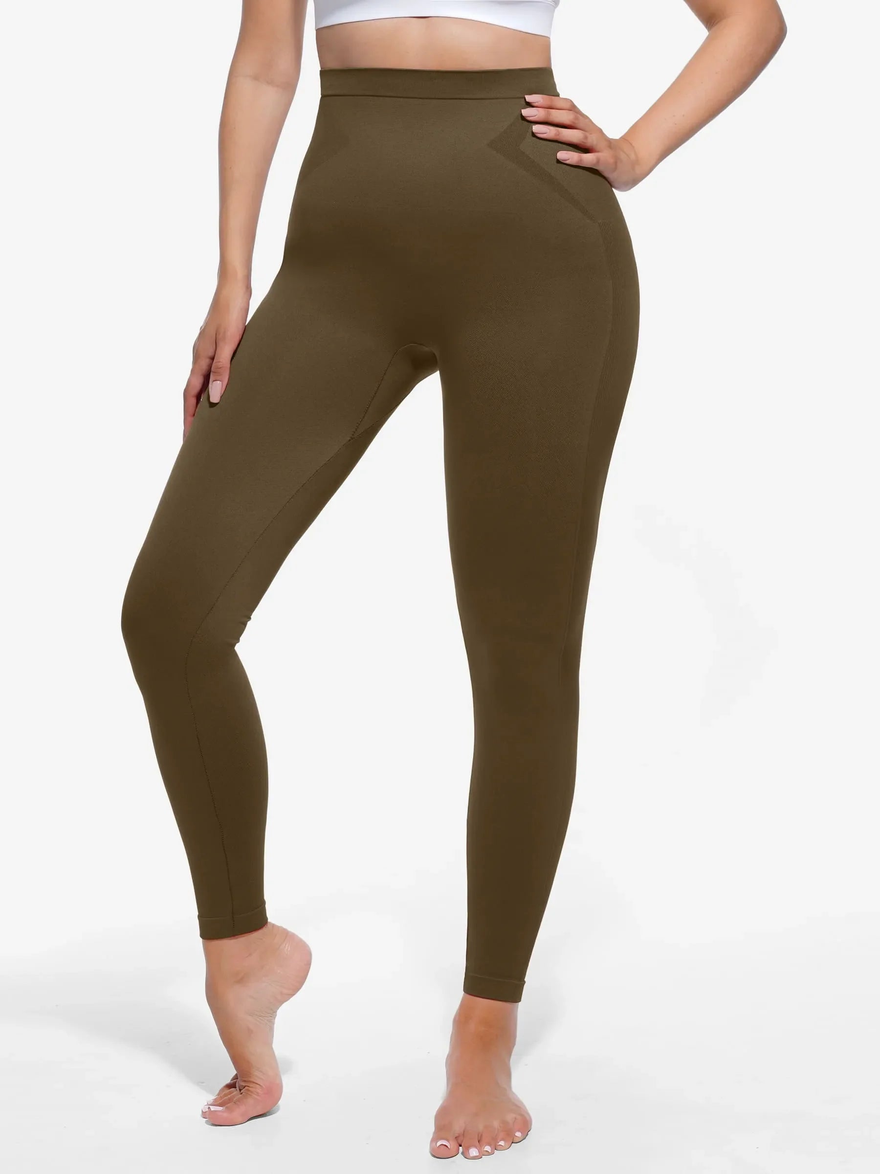 Lya wears High-Waist Shaping Leggings