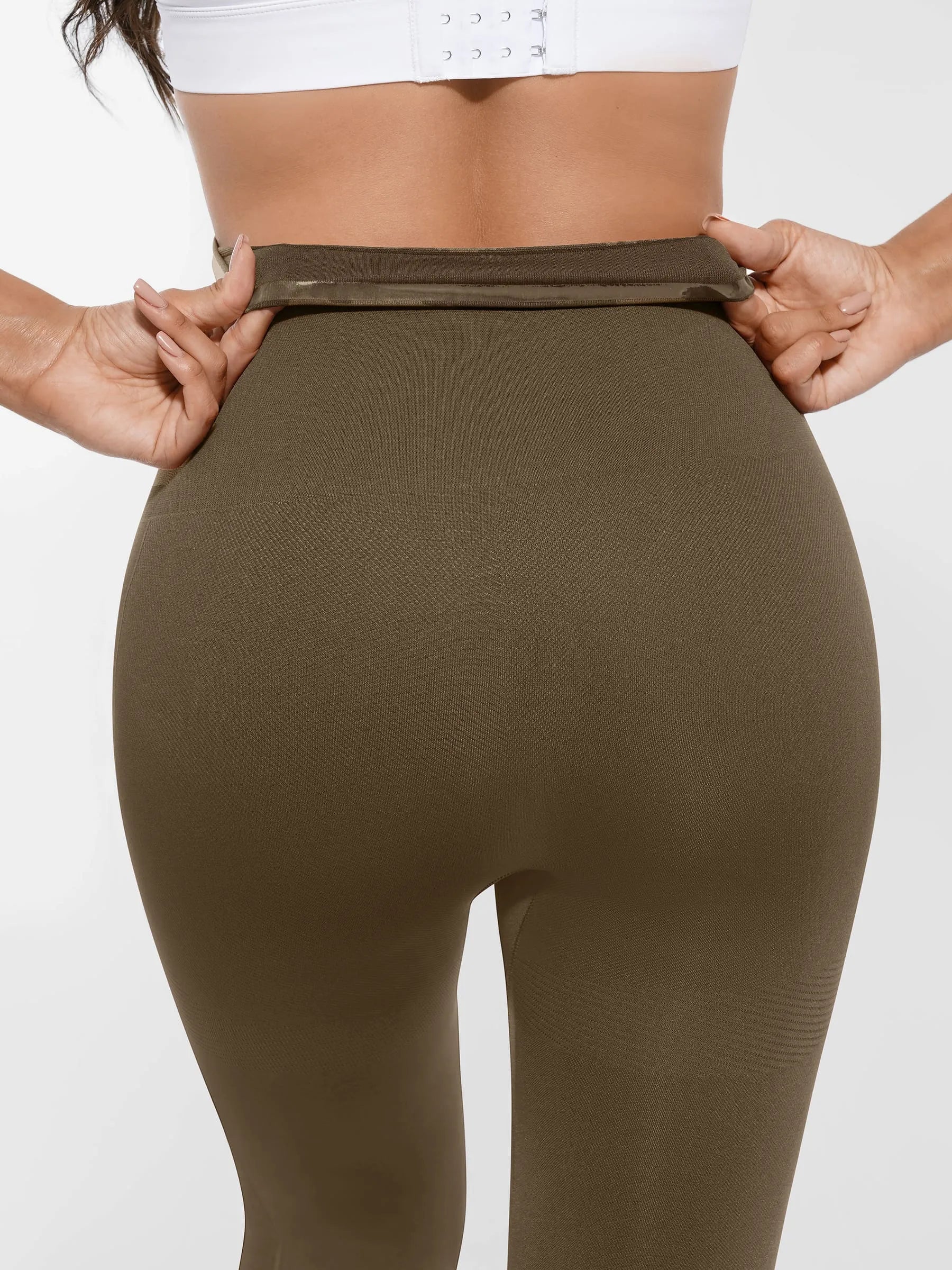 Lya wears High-Waist Shaping Leggings