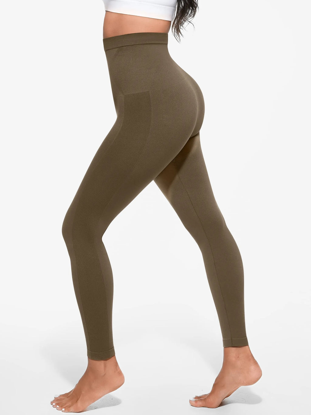 Lya wears High-Waist Shaping Leggings