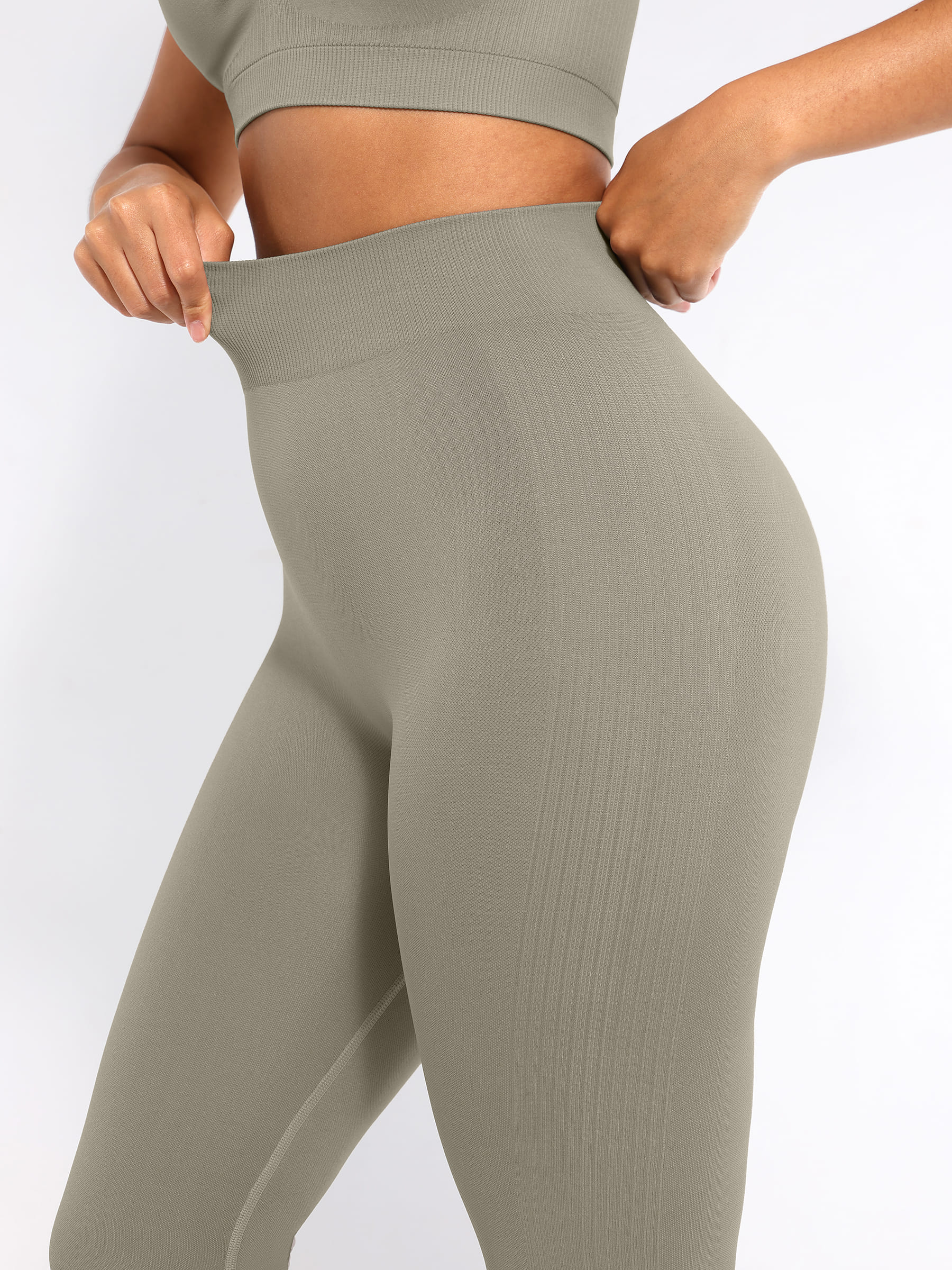 Lya wears Seamless High Waisted Yoga Leggings for Tummy Control and Leg Sculpting